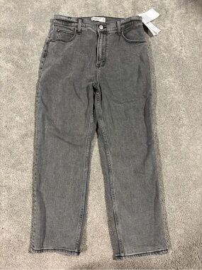 NWT Abercrombie and Fitch Ankle Straight Jeans